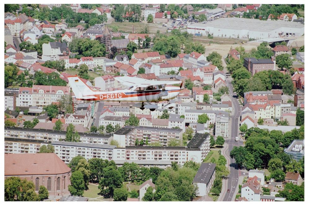 Luftbild Fürstenwalde/Spree - Flugzeug Cessna F172H mit der Kennung D-EGYC im Fluge über dem Luftraum in Fürstenwalde/Spree im Bundesland Brandenburg, Deutschland