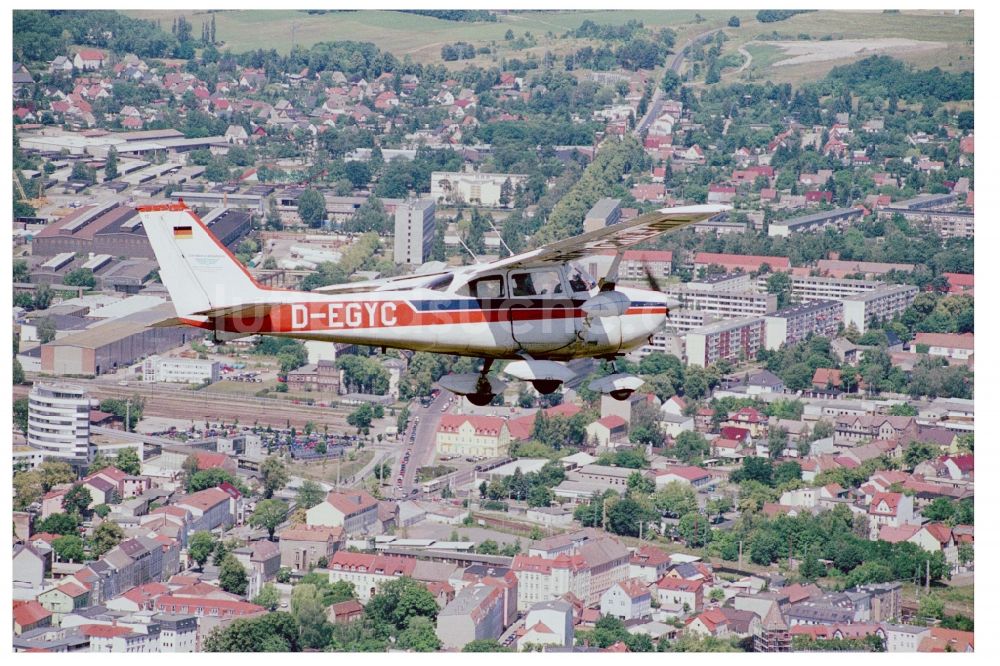 Fürstenwalde/Spree von oben - Flugzeug Cessna F172H mit der Kennung D-EGYC im Fluge über dem Luftraum in Fürstenwalde/Spree im Bundesland Brandenburg, Deutschland