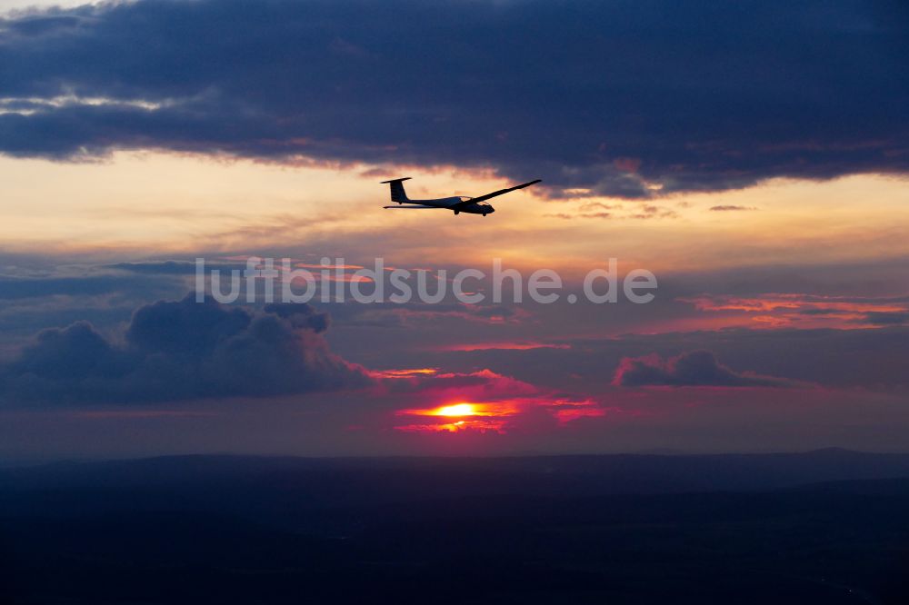 Witzenhausen von oben - Flugzeug DR 400 im Fluge über dem Luftraum in Witzenhausen im Bundesland Hessen, Deutschland