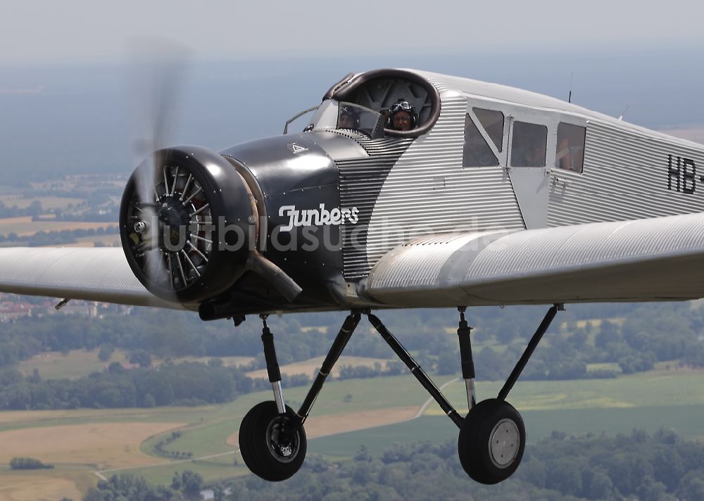 Dessau von oben - Flugzeug Junkers F13 im Fluge über dem Luftraum in Dessau im Bundesland Sachsen-Anhalt, Deutschland