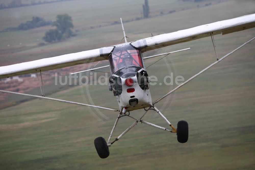 Luftaufnahme Großwarasdorf - Flugzeug Piper J-3 Cup nahe dem Flugplatz Großwarasdorf in Österreich