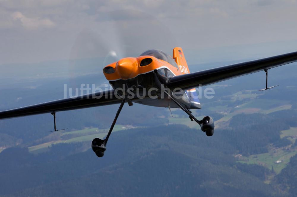 Winzeln aus der Vogelperspektive: Flugzeug Sbach 342 über Winzeln / Baden-Württemberg