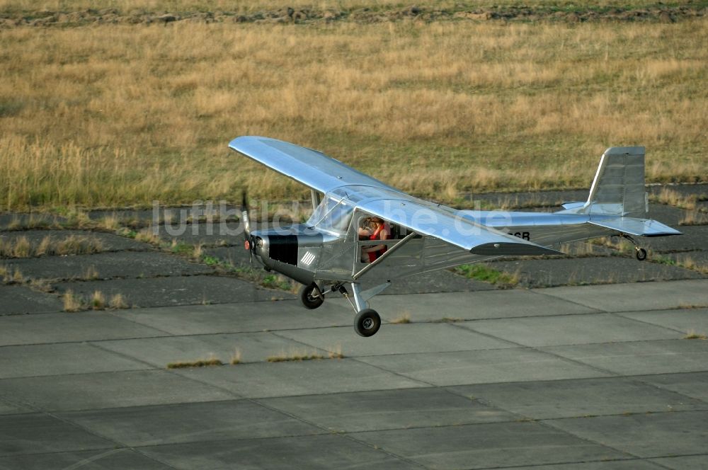 Luftaufnahme Werneuchen - Flugzeug- Ultraleichtflugzeug mit der Kennung D-MPSB im Fluge über dem Luftraum in Werneuchen im Bundesland Brandenburg