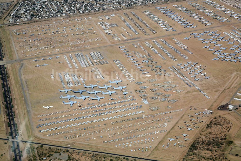 Luftaufnahme TUCSON - Flugzeugfriedhof Davis Monthan Air Force Base Arizona USA