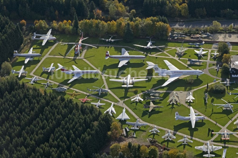 Hermeskeil / Hunsrück von oben - Flugzeugsammlung Junior an der A1 bei Hermeskeil im Schwarzwälder Hochwald bei Hermeskeil im Bundesland Rheinland-Pfalz