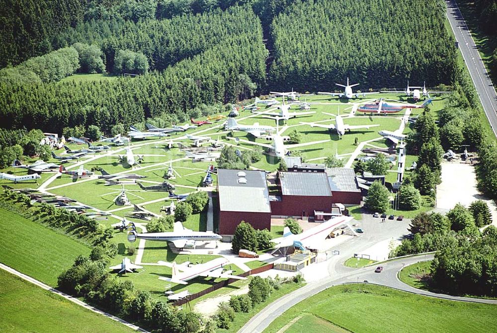 Luftbild Hermeskeil / Hunsrück - Flugzeugsammlung Junior an der A1 bei Hundsrück