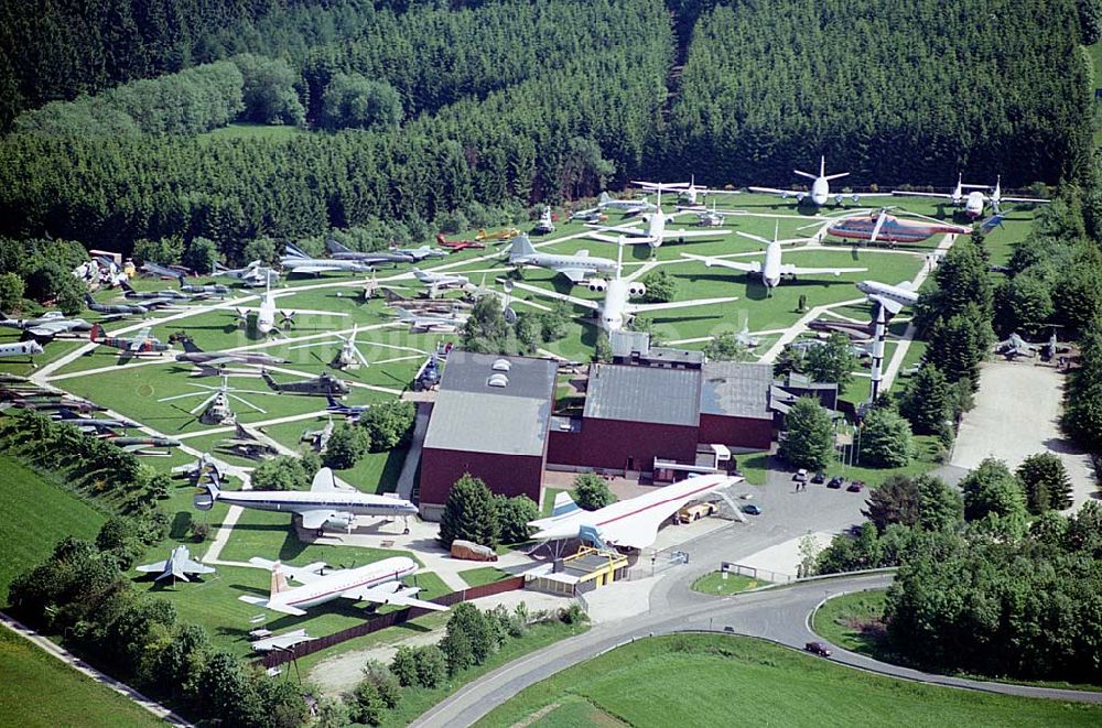 Hermeskeil / Hunsrück von oben - Flugzeugsammlung Junior an der A1 bei Hundsrück