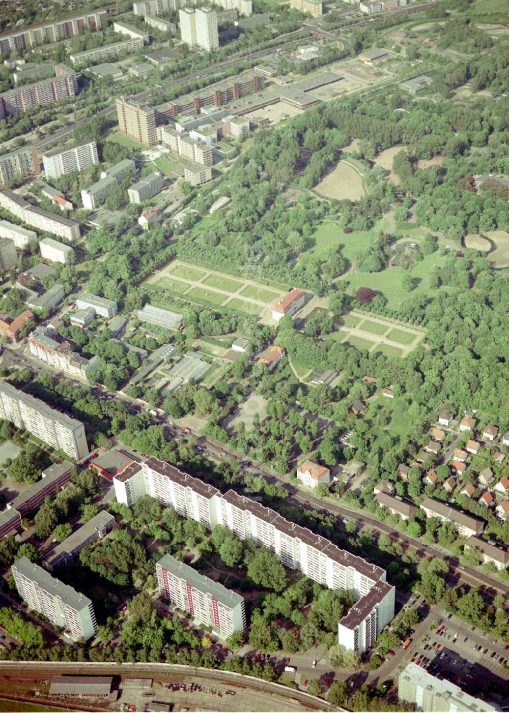 Luftbild Berlin Lichtenberg - Flugzeugsammlung Junior an der A1 bei Hundsrück