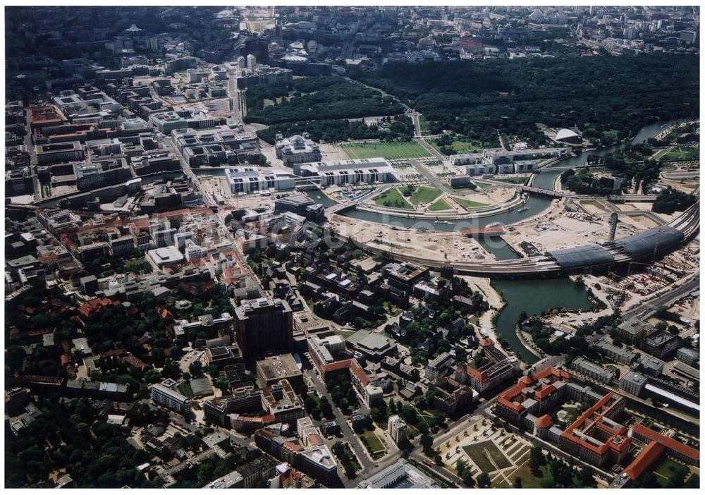 Luftbild Berlin Mitte / Tiergarten - Flugzeugsammlung Junior an der A1 bei Hundsrück