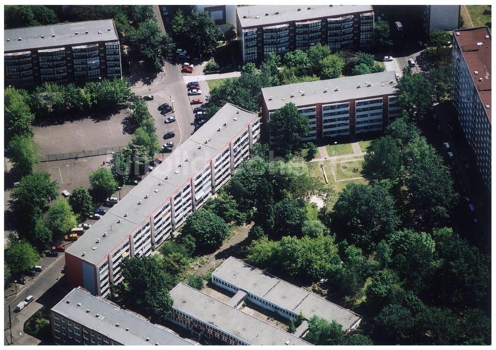 Berlin Lichtenberg von oben - Flugzeugsammlung Junior an der A1 bei Hundsrück