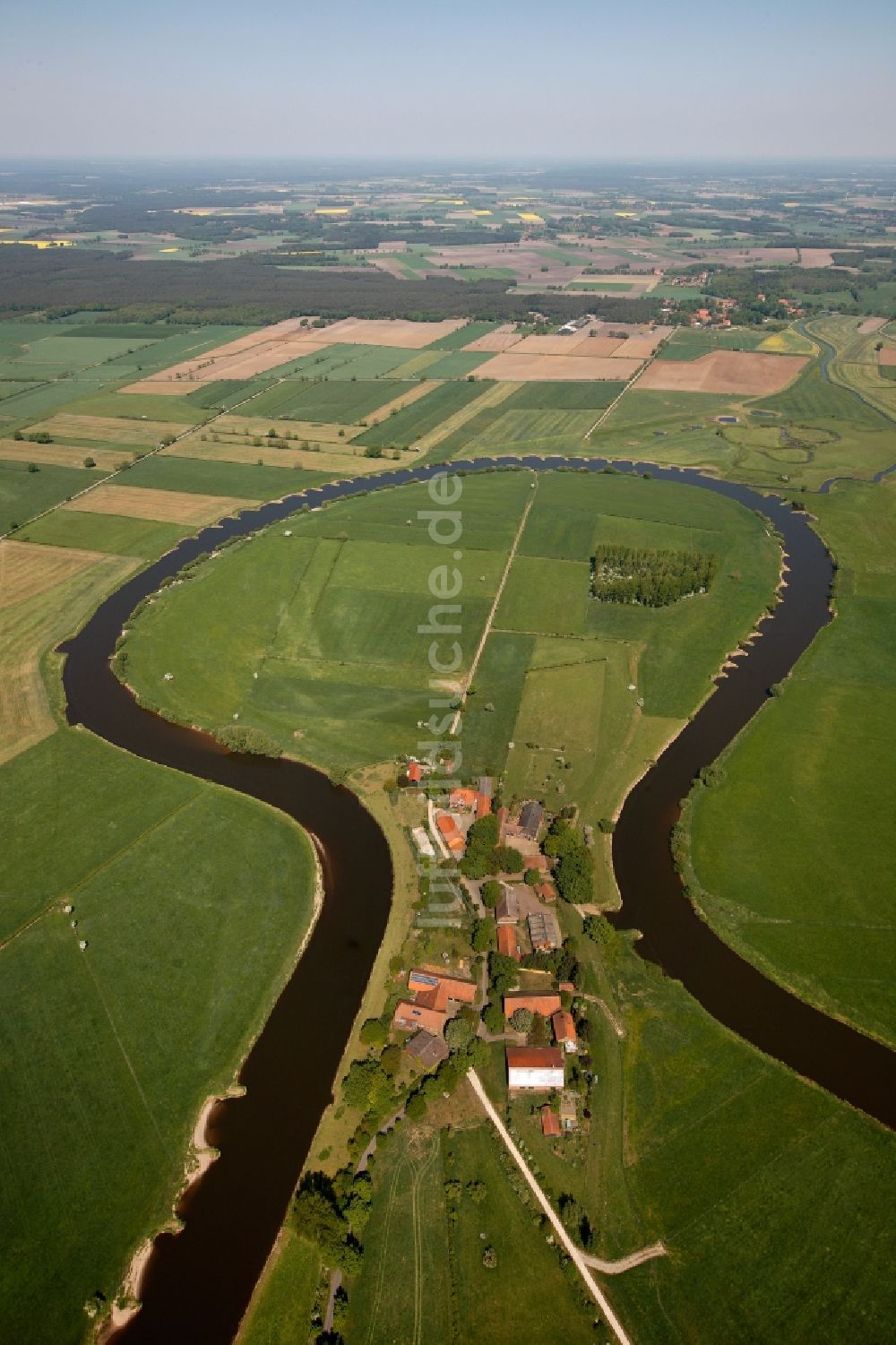 Hodenhagen aus der Vogelperspektive: Fluss Aller in der Gemeinde Hodenhagen im Bundesland Niedersachsen