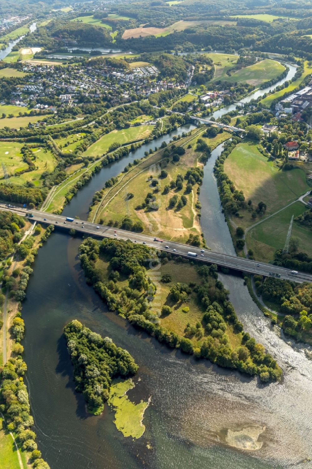 Witten aus der Vogelperspektive: Fluß - Brückenbauwerk Autobahnbrücke A43 in Witten im Bundesland Nordrhein-Westfalen