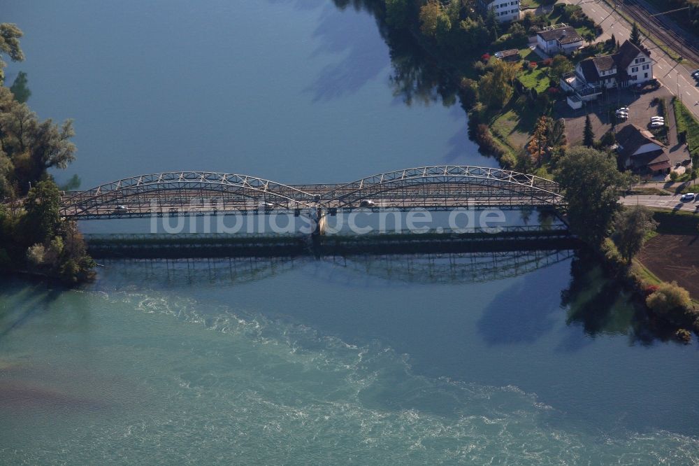 Luftbild Leuggern - Fluß - Brückenbauwerk über die Aare an deren Mündung in den Rhein in Leuggern im Kanton Aargau, Schweiz