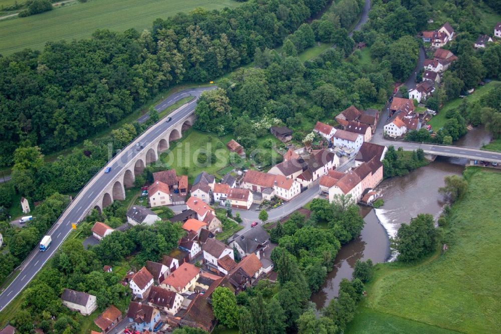 Luftbild Trimberg - Fluß - Brückenbauwerk über die fränkische Saale in Trimberg im Bundesland Bayern, Deutschland