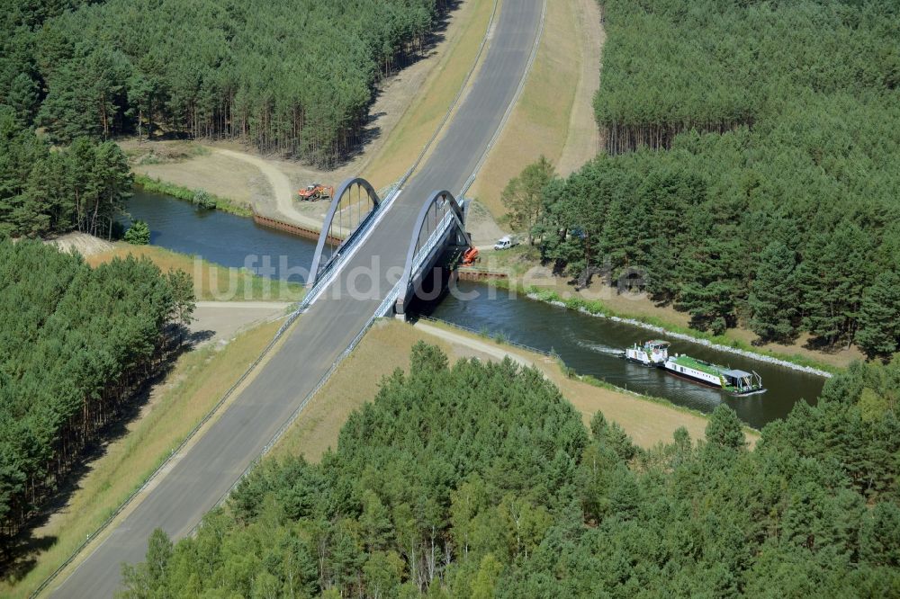 Luftbild Ziltendorf - Fluß - Brückenbauwerk über den Oder-Spree-Kanal entlang der Ortsumgehung der B112 bei Ziltendorf im Bundesland Brandenburg