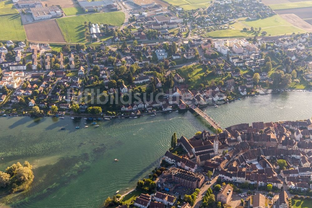 Luftbild Stein am Rhein - Fluß - Brückenbauwerk über den Rhein in Stein am Rhein im Kanton Schaffhausen, Schweiz