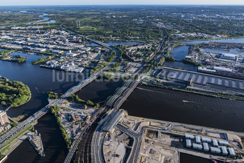 Luftbild Hamburg - Fluß - Brückenbauwerk Elbbrücken - Norderelbbrücke über die Ufer der Elbe in Hamburg