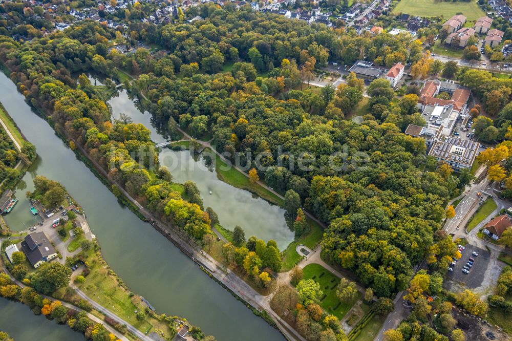 Luftaufnahme Hamm - Fluß - Brückenbauwerk an der Fährstraße entlang des Datteln-Hamm-Kanal und der Lippe im Ortsteil Heessen in Hamm im Bundesland Nordrhein-Westfalen, Deutschland