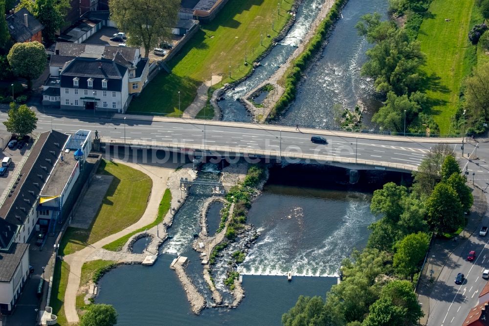 Hagen von oben - Fluß - Brückenbauwerk in Hagen im Bundesland Nordrhein-Westfalen