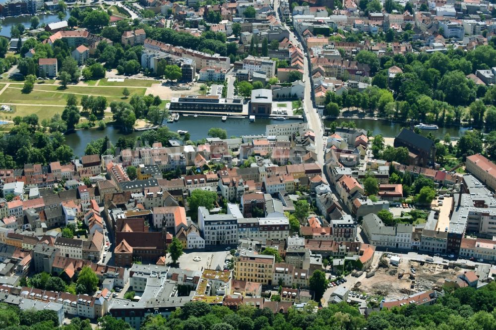 Brandenburg an der Havel von oben - Fluß - Brückenbauwerk Jahrtausendbrücke über die Havel in Brandenburg an der Havel im Bundesland Brandenburg, Deutschland