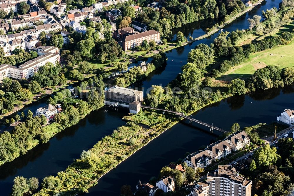 Luftbild Mülheim an der Ruhr - Fluß - Brückenbauwerk Kassenbergbrücke in Mülheim an der Ruhr im Bundesland Nordrhein-Westfalen