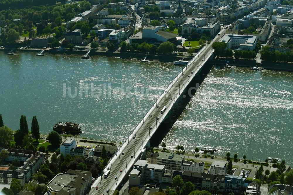 Luftbild Bonn - Fluß - Brückenbauwerk Kennedybrücke in Bonn im Bundesland Nordrhein-Westfalen, Deutschland