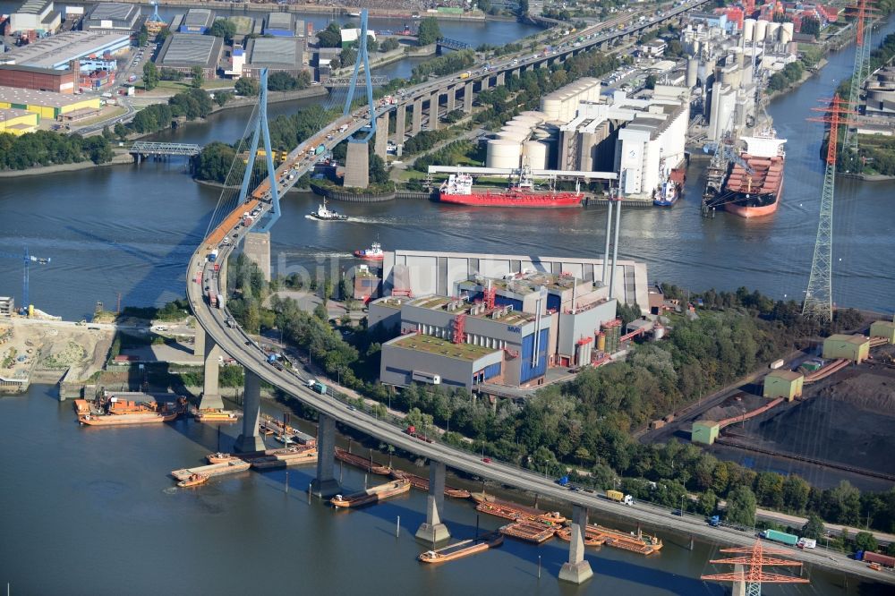 Hamburg von oben - Fluß - Brückenbauwerk Köhlbrandbrücke im Ortsteil Steinwerder in Hamburg, Deutschland