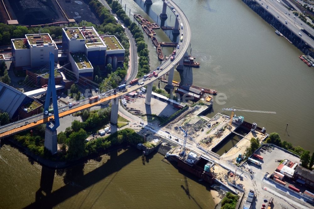 Luftbild Hamburg - Fluß - Brückenbauwerk Köhlbrandbrücke im Ortsteil Steinwerder in Hamburg, Deutschland