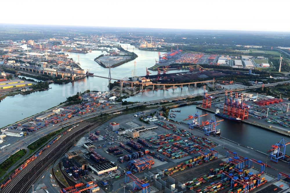 Luftaufnahme Hamburg - Fluss - Brückenbauwerk der Kohlbrandbrücke im Industriegebiet Alt-Wilhelmsburg in Hamburg