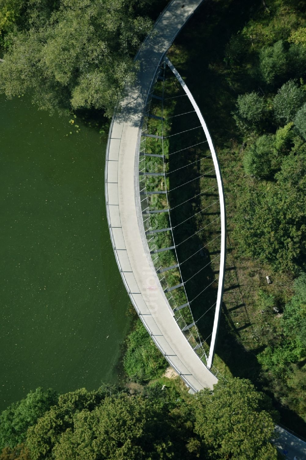 Rathenow aus der Vogelperspektive: Fluss - Brückenbauwerk Weinberg-Brücke über die Rathenower Havel in Rathenow im Bundesland Brandenburg