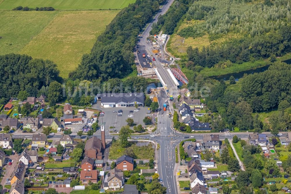 Luftaufnahme Bergkamen - Fluß - Brückenbauwerk an der Werner Straße über die Lippe in Bergkamen im Bundesland Nordrhein-Westfalen, Deutschland