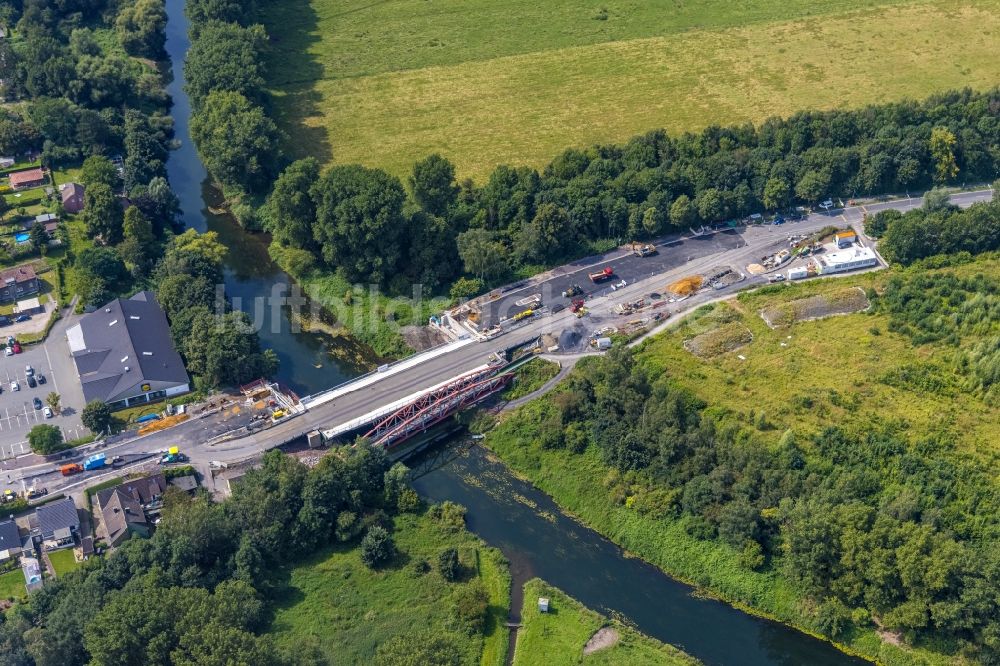 Luftbild Bergkamen - Fluß - Brückenbauwerk an der Werner Straße über die Lippe in Bergkamen im Bundesland Nordrhein-Westfalen, Deutschland