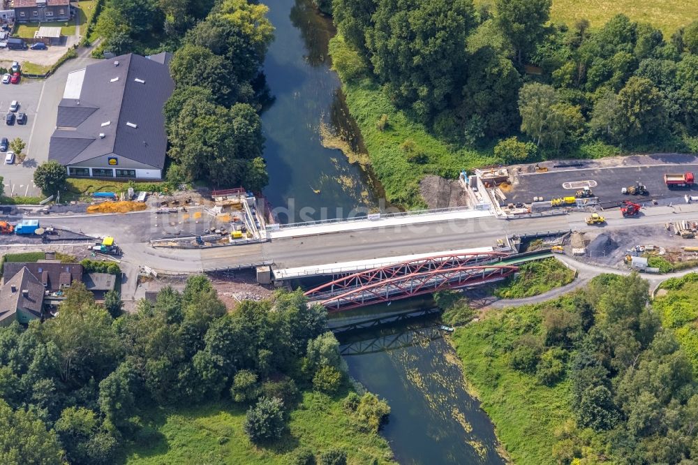 Luftaufnahme Bergkamen - Fluß - Brückenbauwerk an der Werner Straße über die Lippe in Bergkamen im Bundesland Nordrhein-Westfalen, Deutschland