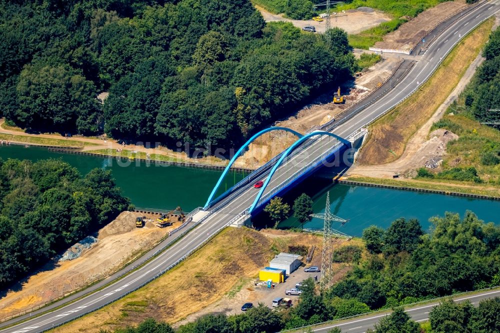 Luftbild Marl - Fluß - Brückenbauwerk Weser-Datteln-Kanal entlang der Hervester Straße in Marl im Bundesland Nordrhein-Westfalen