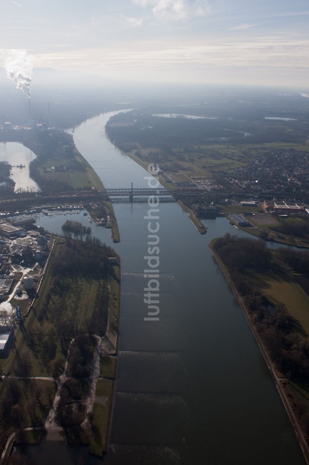 Wörth am Rhein aus der Vogelperspektive: Fluß - Brückenbauwerke über den Rhein von Karlsruhe nach Wörth am Rhein im Bundesland Rheinland-Pfalz