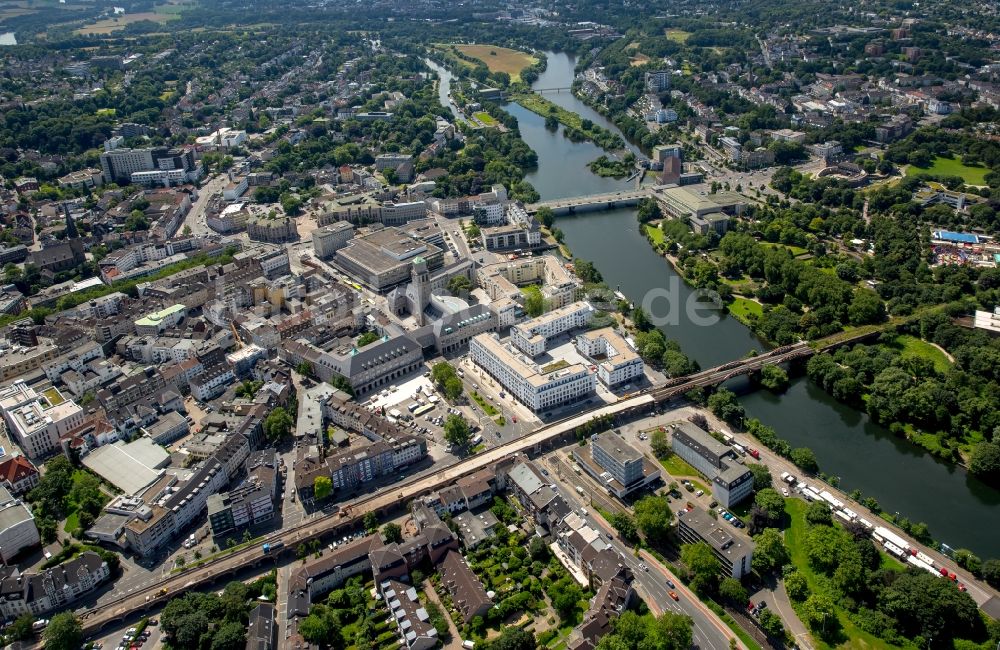 Mülheim an der Ruhr aus der Vogelperspektive: Fluß - Brückenbauwerke über die Ruhr in Mülheim an der Ruhr im Bundesland Nordrhein-Westfalen