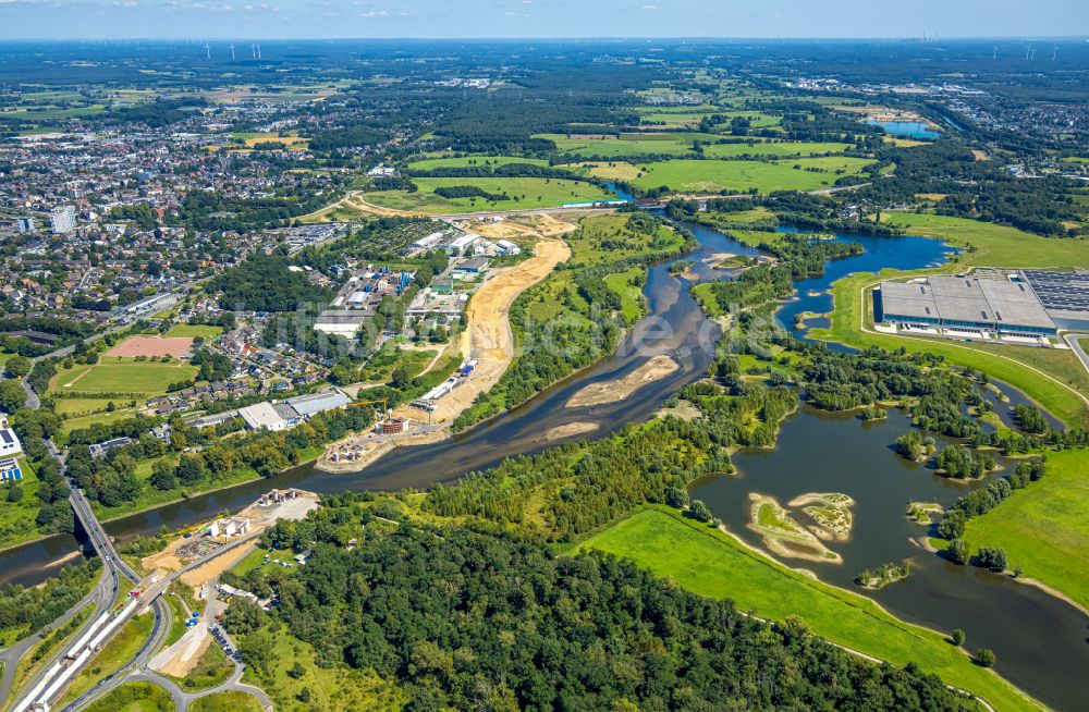 Wesel von oben - Fluss- Delta im Mündungsgebiet der Lippe im Ortsteil Fusternberg in Wesel im Bundesland Nordrhein-Westfalen, Deutschland