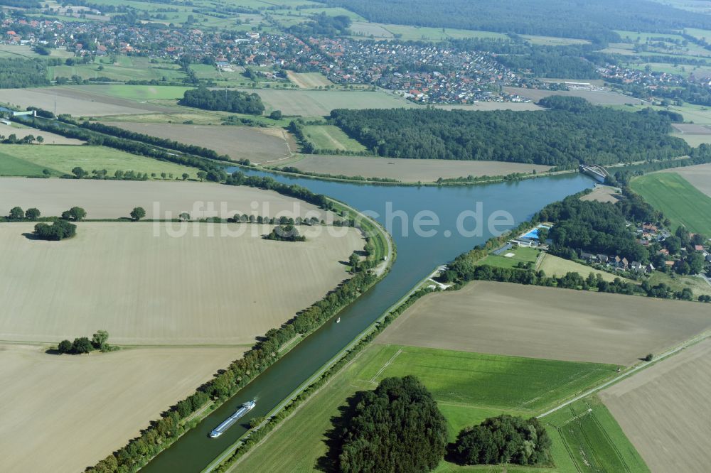 Edesbüttel aus der Vogelperspektive: Fluß- Delta und Strom- Mündung Elbe-Seitenkanal - Mittellandkanal in Edesbüttel im Bundesland Niedersachsen, Deutschland