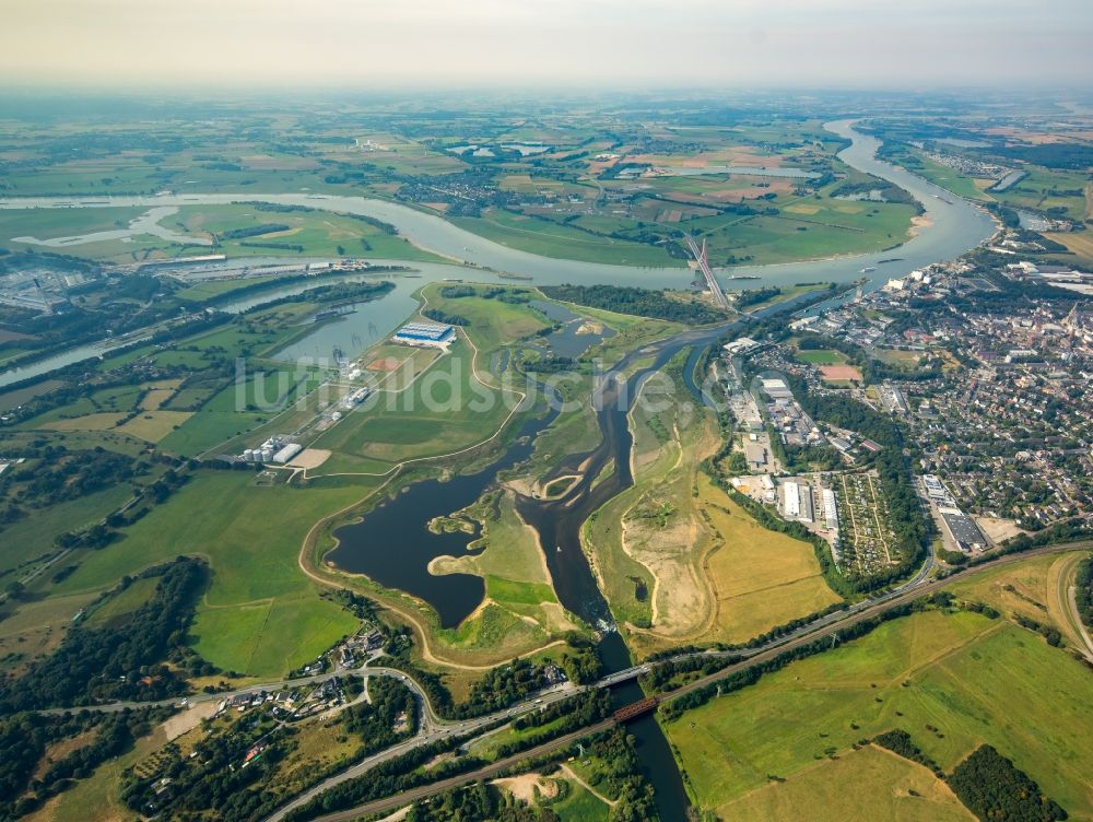 Luftaufnahme Wesel - Fluß- Delta und Strom- Mündung des Flusses Lippe in Wesel im Bundesland Nordrhein-Westfalen