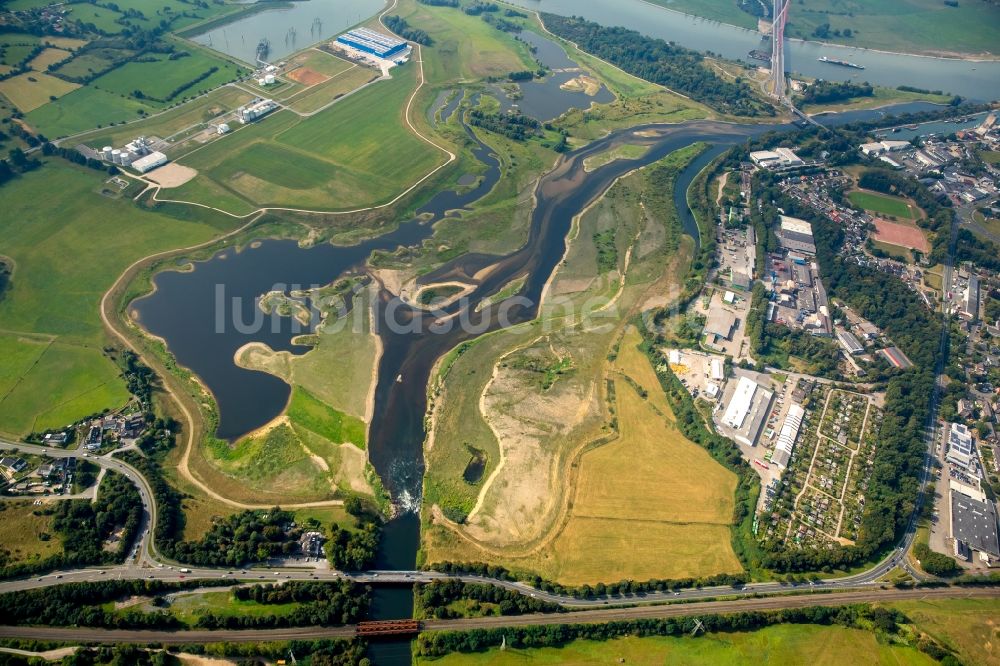 Wesel von oben - Fluß- Delta und Strom- Mündung des Flusses Lippe in Wesel im Bundesland Nordrhein-Westfalen