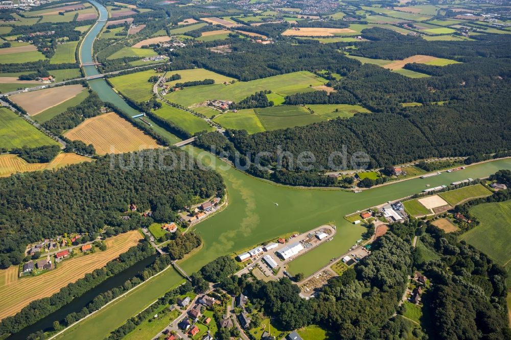 Luftaufnahme Hörstel - Fluß- Delta und Strom- Mündung Mittellandkanal - Dortmund-Ems-Kanal im Ortsteil Bevergern in Hörstel im Bundesland Nordrhein-Westfalen, Deutschland