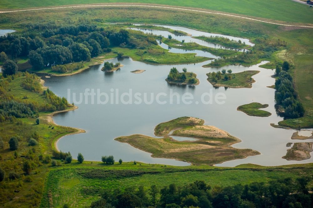 Wesel aus der Vogelperspektive: Fluß- Delta und Strom- Mündung im Nationalen Schutzgebiet Lippemündungsraum in Wesel im Bundesland Nordrhein-Westfalen