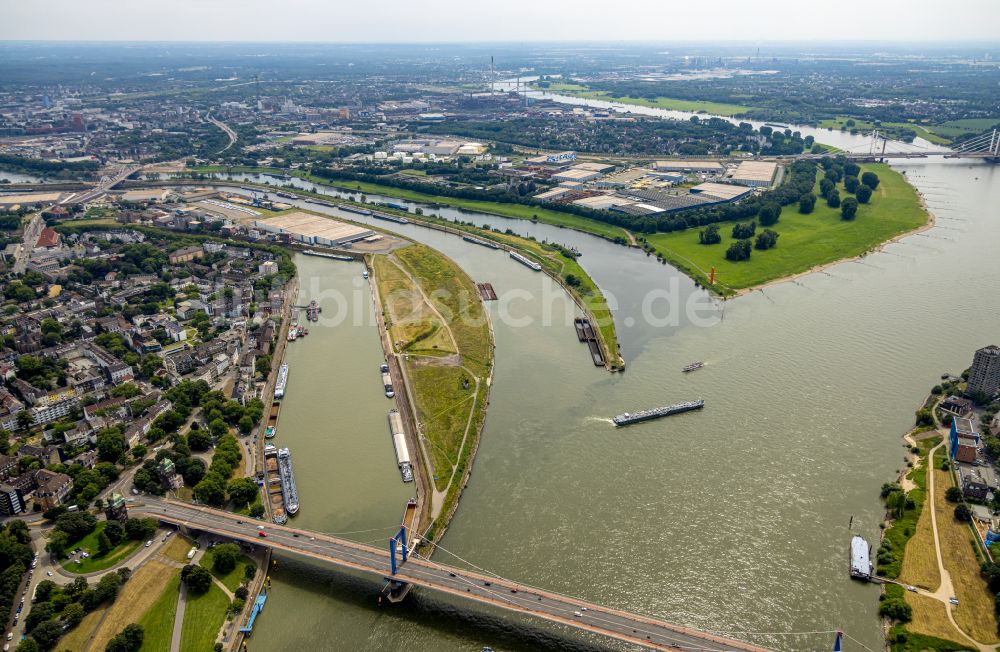 Duisburg von oben - Fluss- Delta und Strom- Mündung der Ruhr in den Rhein in Duisburg im Bundesland Nordrhein-Westfalen