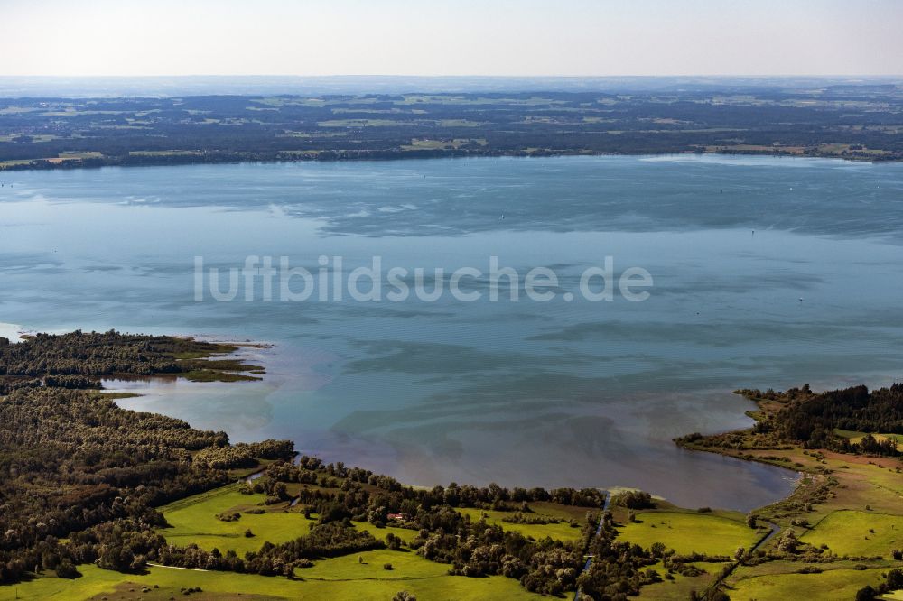 Luftaufnahme Chiemsee - Fluß- Delta und Strom- Mündung der Tiroler Ache in Chiemsee im Bundesland Bayern, Deutschland