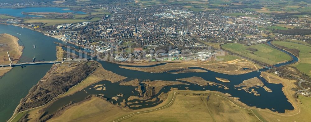 Luftaufnahme Wesel - Fluß- Delta und Strom- Mündung zwischen Lippemündung und Rhein im Ortsteil Lippedorf in Wesel im Bundesland Nordrhein-Westfalen, Deutschland