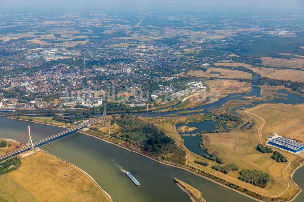 Wesel aus der Vogelperspektive: Fluß- Delta und Strom- Mündung zwischen Lippemündung und Rhein im Ortsteil Lippedorf in Wesel im Bundesland Nordrhein-Westfalen, Deutschland