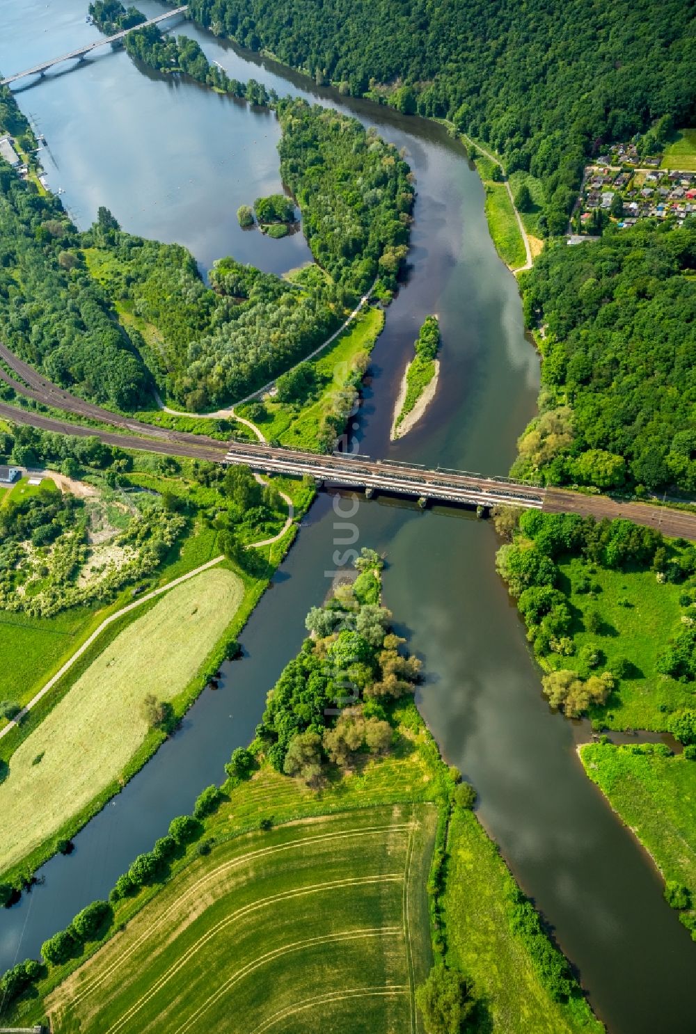 Hagen von oben - Fluß- Delta und Strom- Mündung zwischen Ruhr und Lenne im Ortsteil Hörde in Hagen im Bundesland Nordrhein-Westfalen, Deutschland