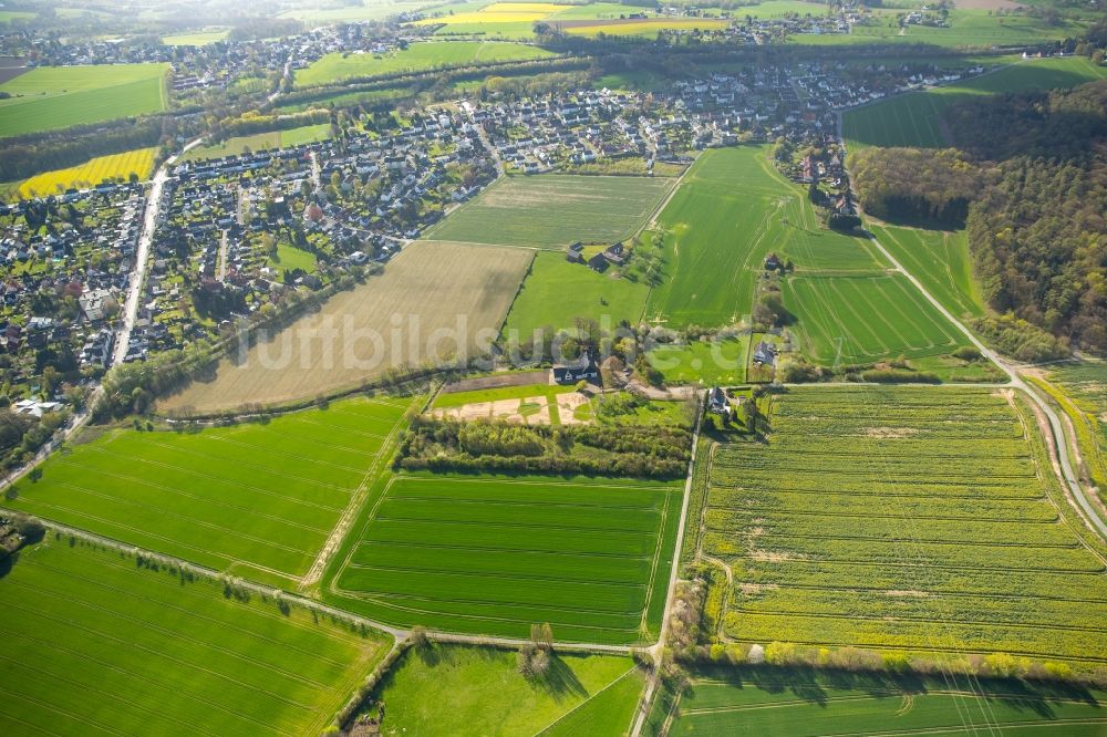 Holzwickede von oben - Fluß- Quelle und Ursprung der Emscher am Emscherquellhof in Holzwickede im Bundesland Nordrhein-Westfalen