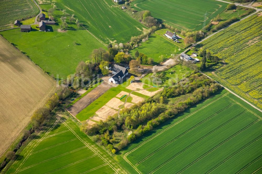 Luftbild Holzwickede - Fluß- Quelle und Ursprung der Emscher am Emscherquellhof in Holzwickede im Bundesland Nordrhein-Westfalen