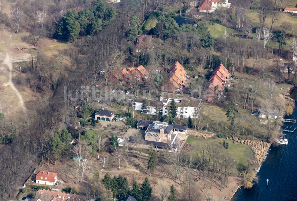 Luftbild Berlin - Fluss- Uferbereich an der Havel im Ortsteil Kladow in Berlin